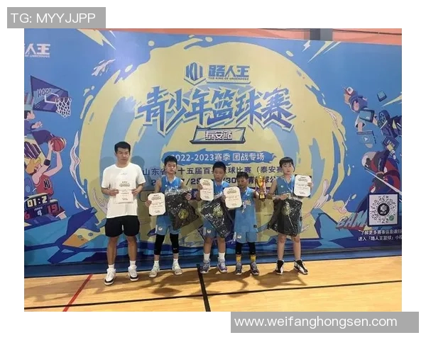 篮球明星小报：聚焦赛场传奇与球场背后的故事与荣耀